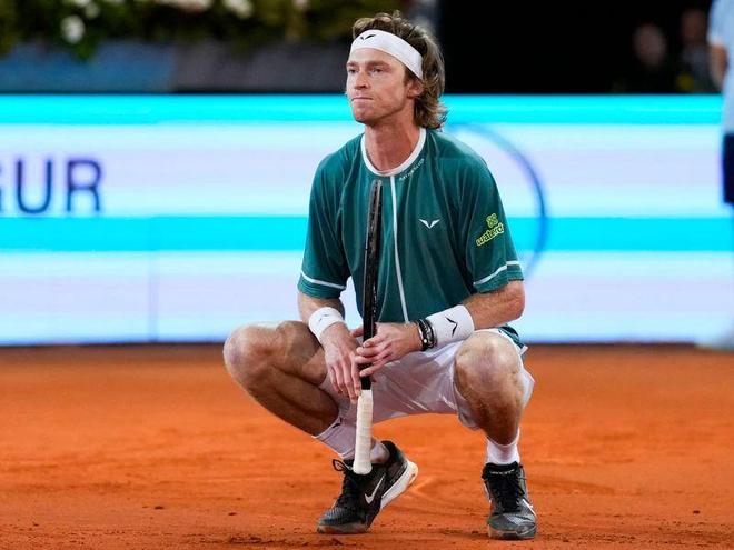 媒体和球迷 媒体和球迷